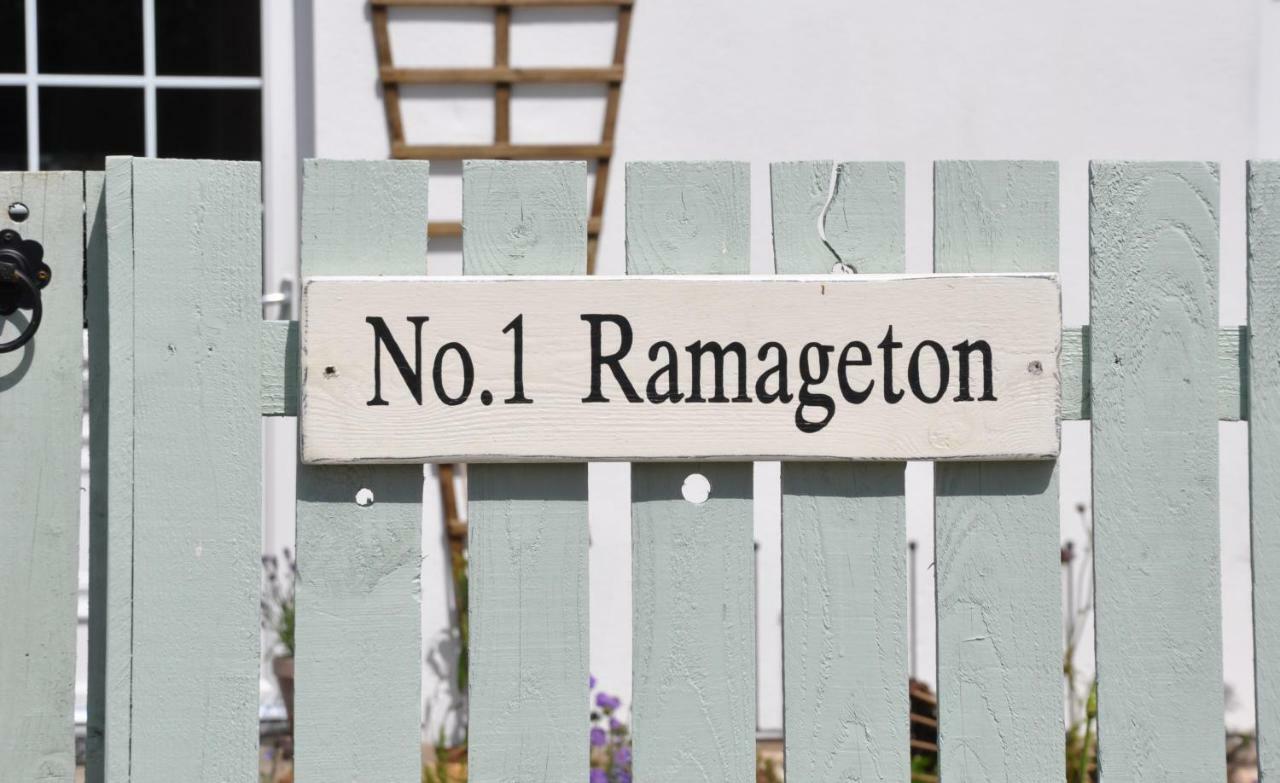 No 1 Ramageton At Carnell Estates Villa Hurlford Ngoại thất bức ảnh